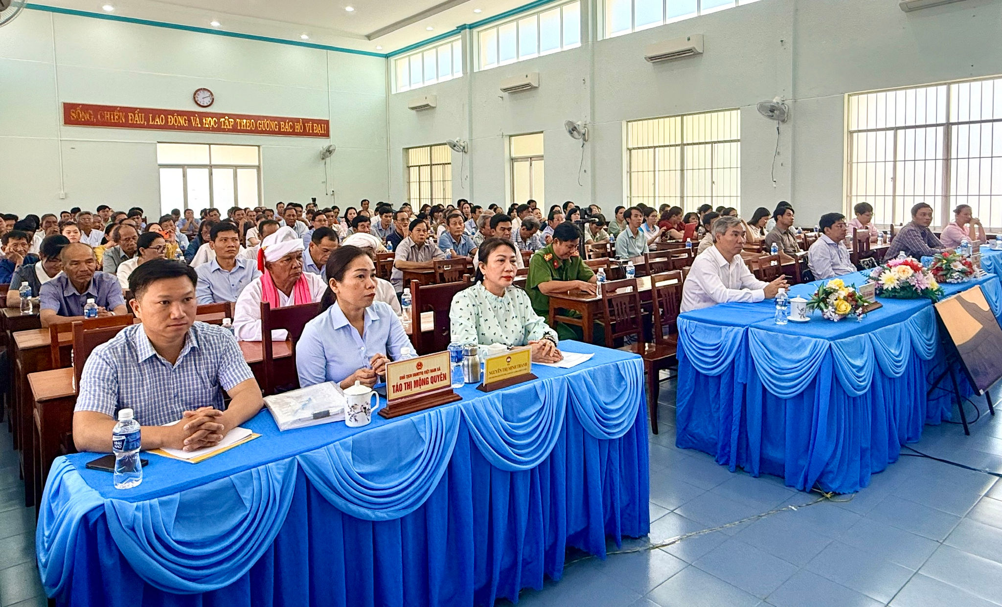 Đại biểu và cử tri xã Bắc Bình tham dự hội nghị