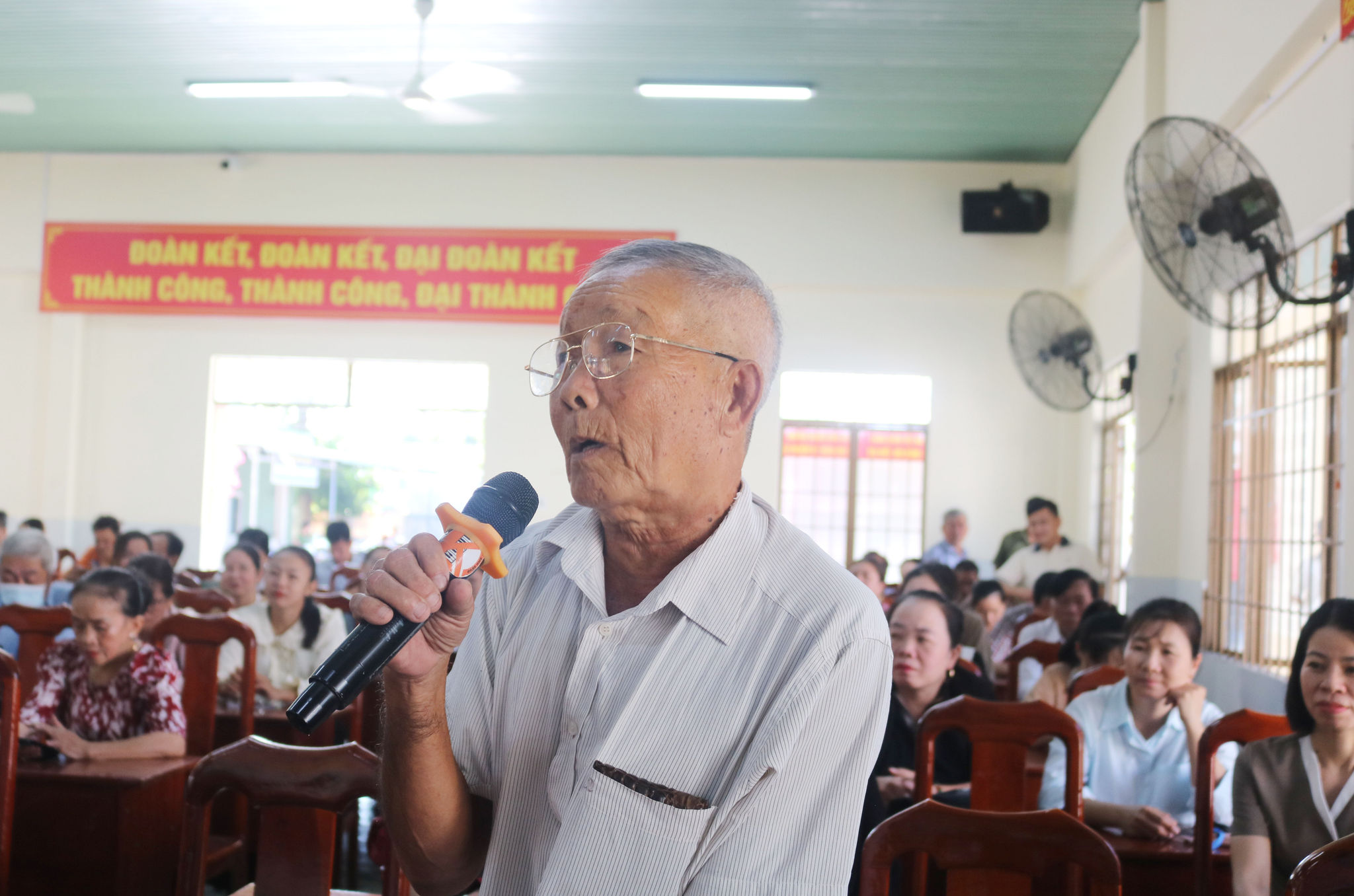 cử tri Phạm Minh Sanh xã Hàm Thuận Bắc phát biểu.