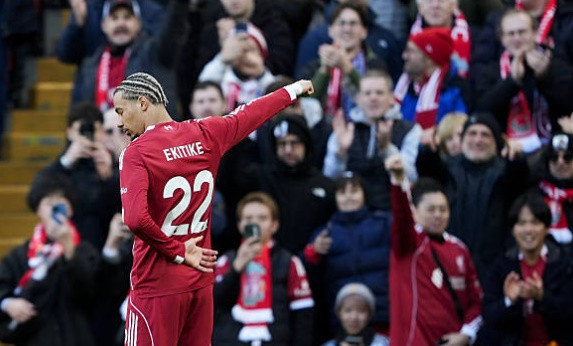 Hugo Ekitike rực sáng tại Anfield
