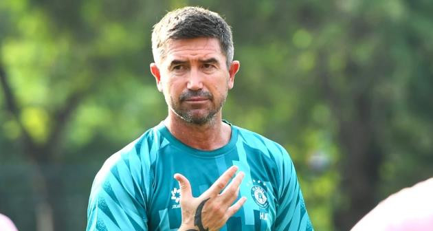 HLV Kewell bày tỏ sự thất vọng với quyết định của trọng tài sau trận đấu với Thể Công Viettel.