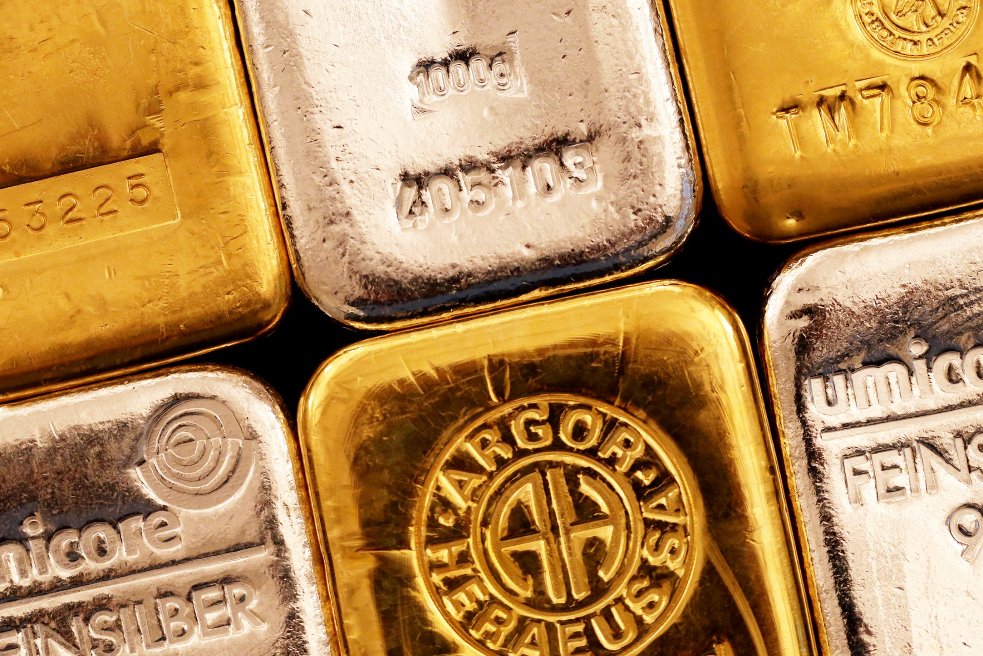 Giá vàng chiều nay 5/3: Giá vàng SJC, giá vàng 9999, giá vàng nhẫn, bảng giá vàng hôm nay chi tiết