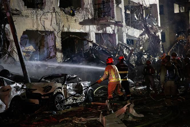 Thiệt hại tại Tel Aviv sau đòn tấn công bằng tên lửa từ Iran