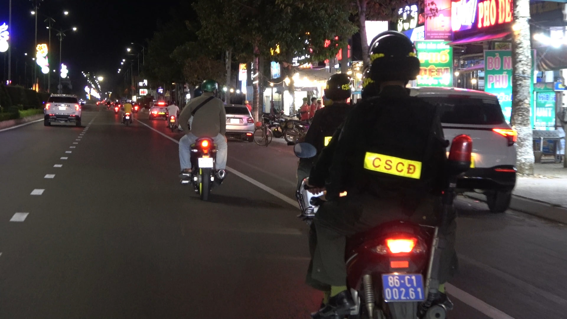 Lực lượng Cảnh sát CƠ động tuần tra, kiểm soát vào ban đêm