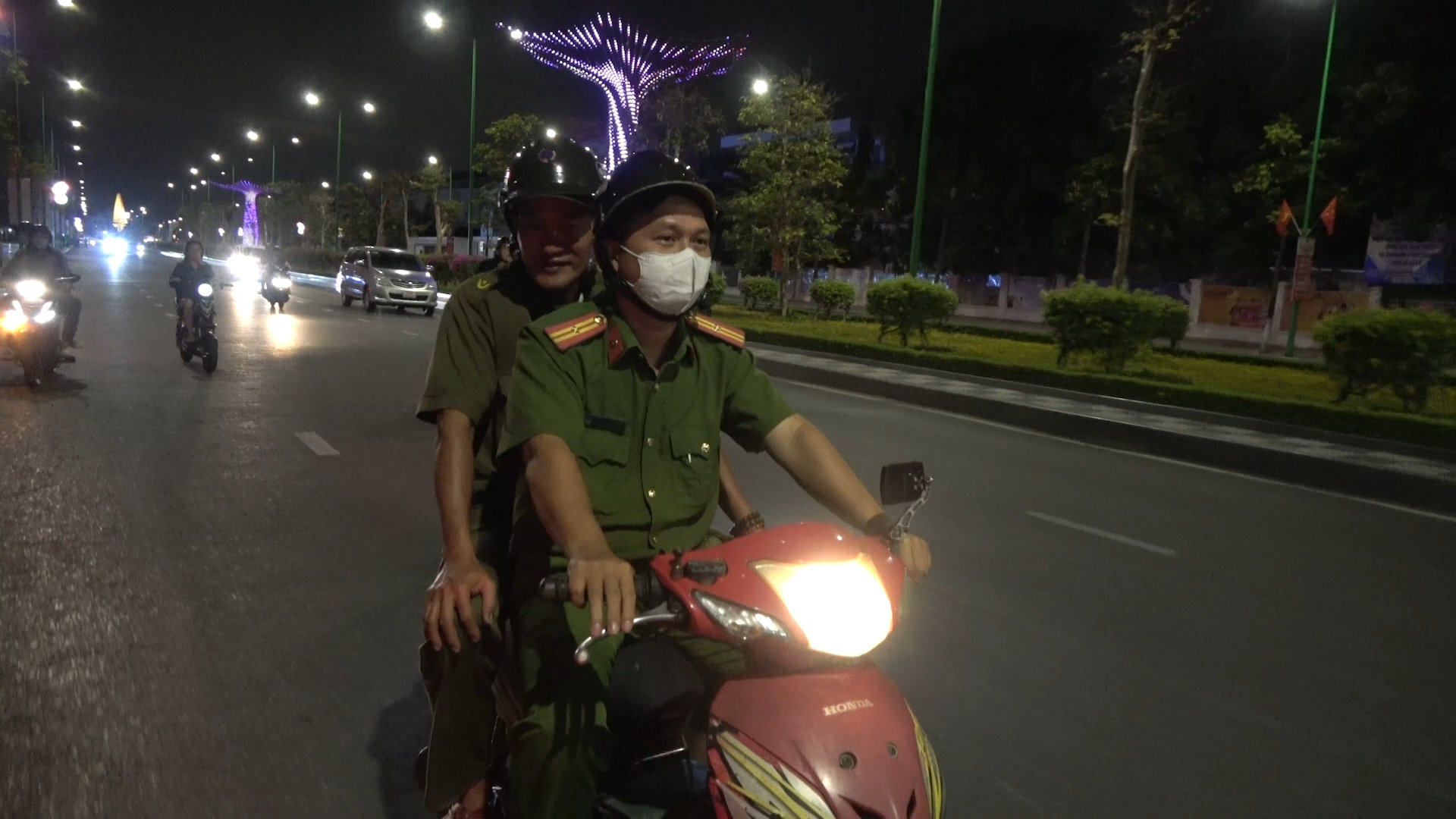 Lực lượng Công an các địa phương tuần tra bảo đảm an ninh trật tự
