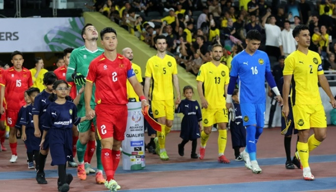 Đội tuyển Malaysia đang đối mặt với nguy cơ bị AFC trừng phạt nặng nề sau vụ bê bối nhập tịch.