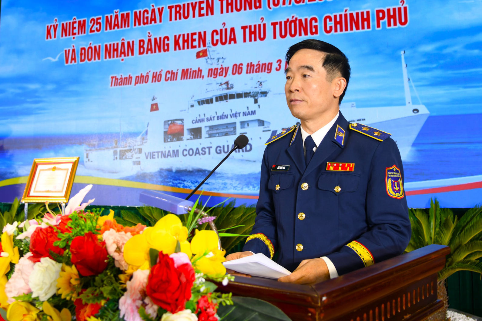 trung-tuong-bui-quoc-oai-bi-thu-dang-uy-chinh-uy-canh-sat-bien-viet-nam-phat-bieu-chuc-mung-tai-buoi-le(1).jpg