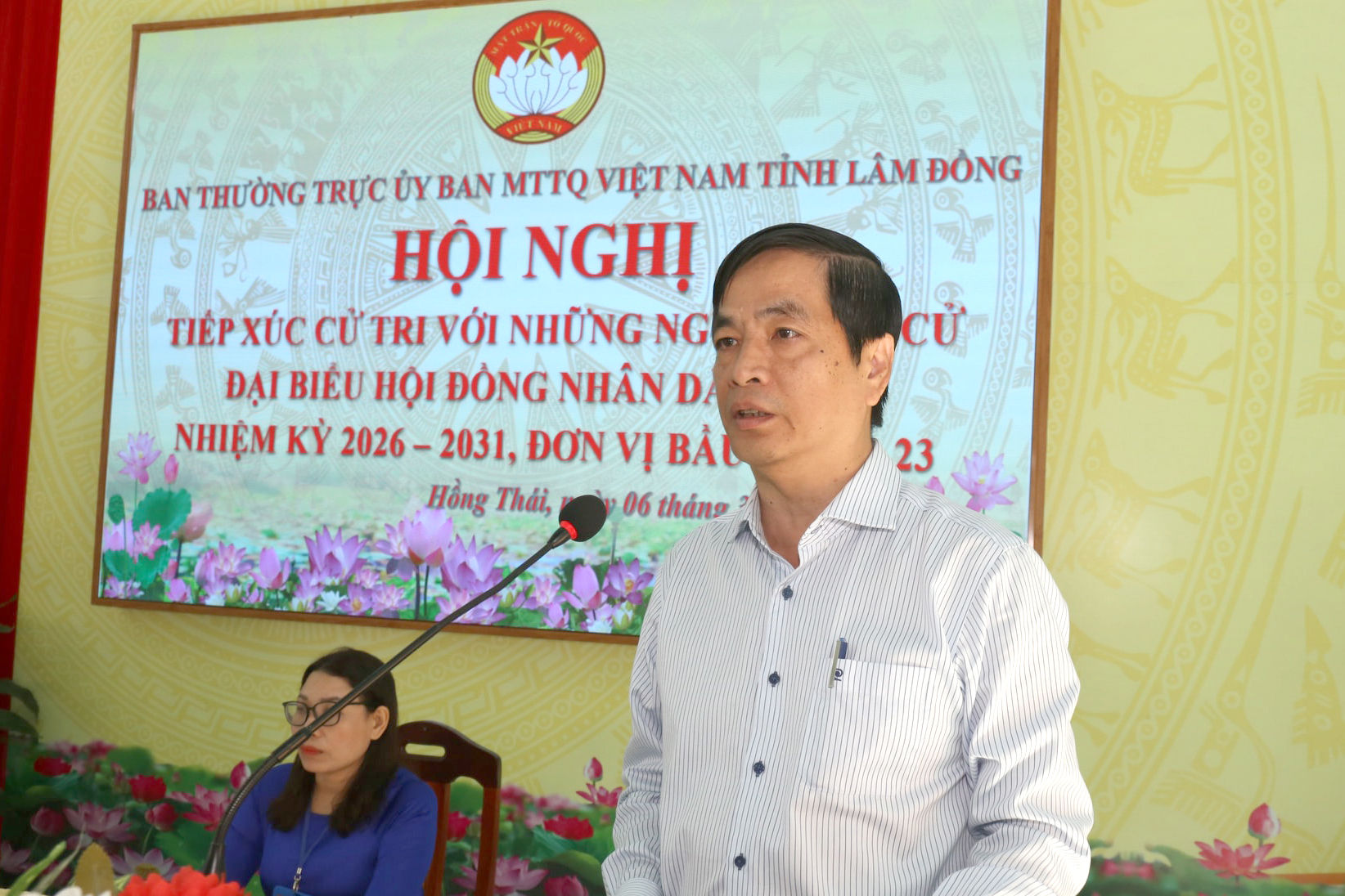 ung-cu-vien-vo-thanh-binh-trinh-bay-chuong-trinh-hanh-dong-tai-hoi-nghi-tiep-xuc-cu-tri(1).jpg