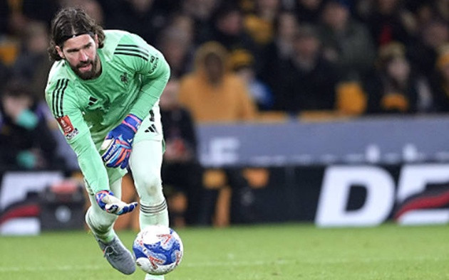 Alisson Becker có một ngày làm việc nhàn rỗi trước Wolves