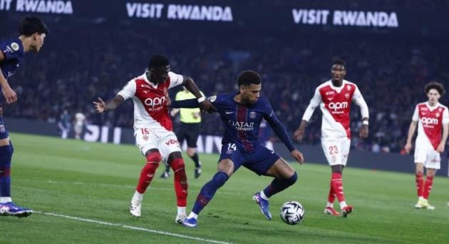 Monaco gây bất ngờ khi đả bại PSG dù phải làm khách.