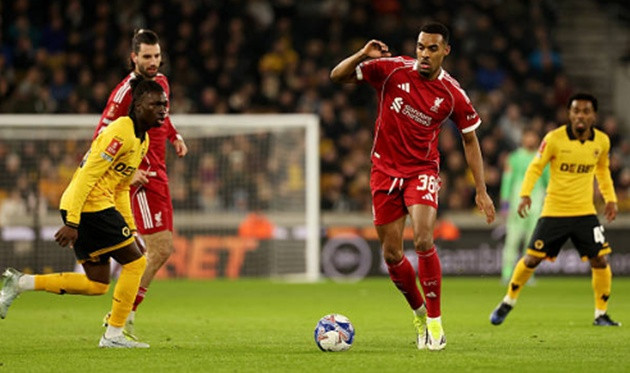 Gravenberch giúp Liverpool kiểm soát hoàn toàn tuyến giữa