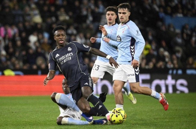 Real Madrid giành chiến thắng nhọc nhằn trước Celta Vigo.