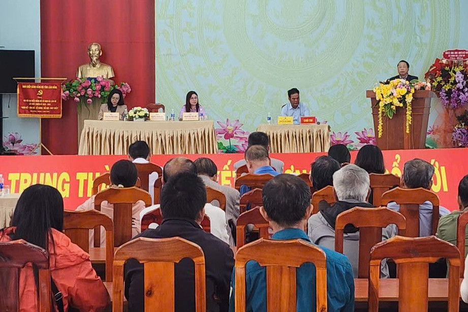 quang-canh-hoi-nghi-1-(1).jpg