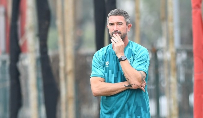 HLV Harry Kewell nguy cơ nhận thất bại thứ 2 liên tiếp cùng Hà Nội FC
