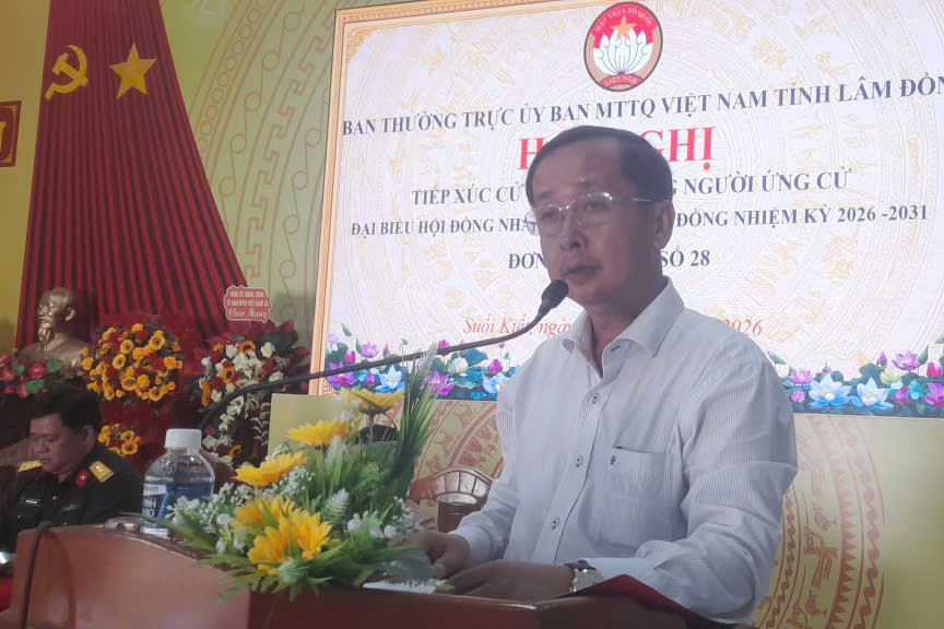 ong-tran-vu-linh-tiep-xuc-cu-tri-o-xa-suoi-kiet(1).jpg