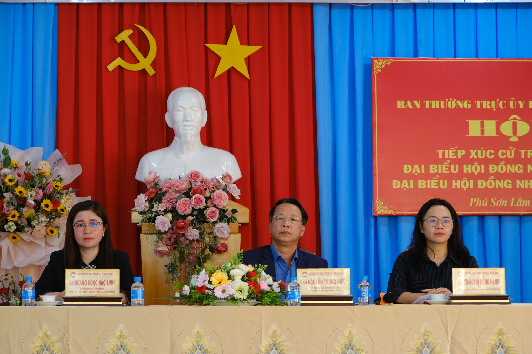I candidati al Consiglio popolare provinciale di Lam Dong per il mandato 2026-2031, in rappresentanza della circoscrizione elettorale n. 4, hanno incontrato gli elettori nella comune di Phu Son, distretto di Lam Ha.