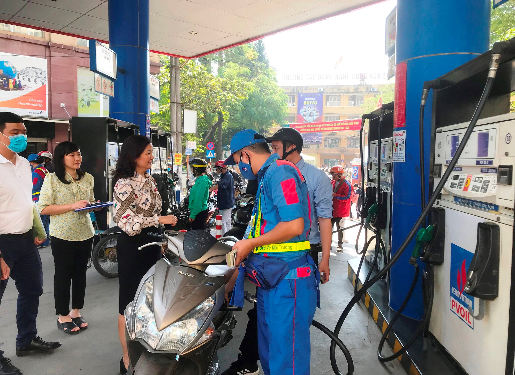 Giảm thuế nhập khẩu một số mặt hàng xăng dầu về 0%- Ảnh 1.