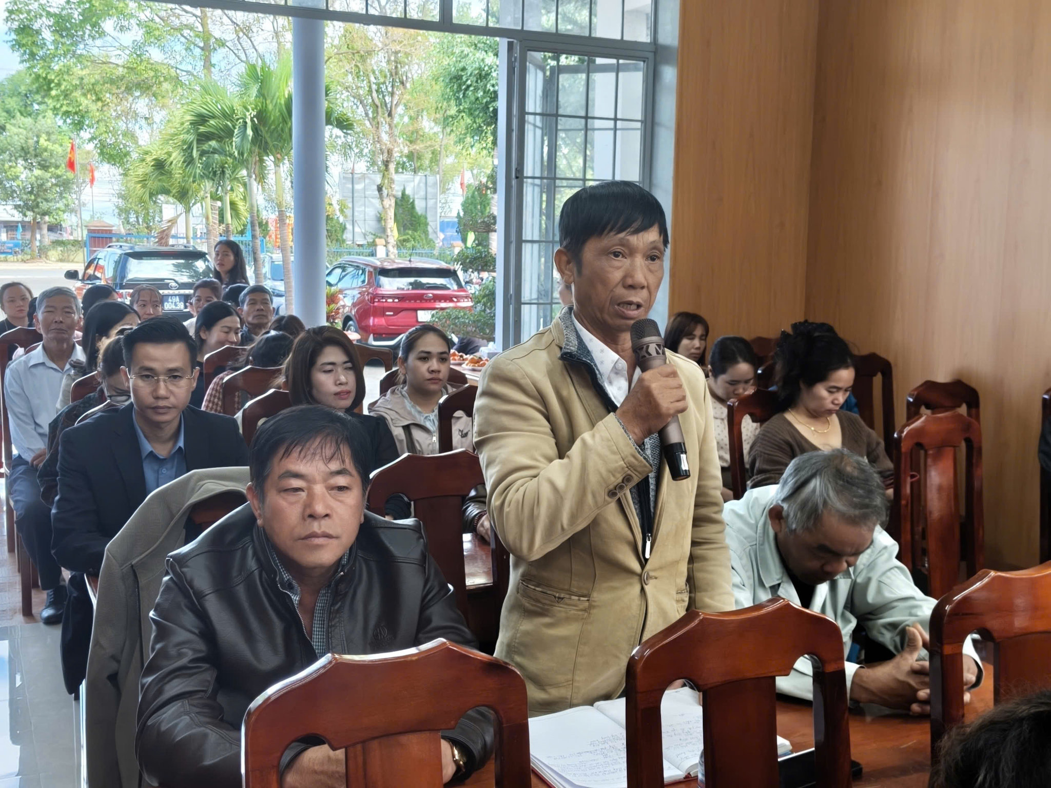 Cử tri xã Tân Hội gửi gắm nhiều kỳ vọng đến các ứng cử viên đại biểu HĐND tỉnh