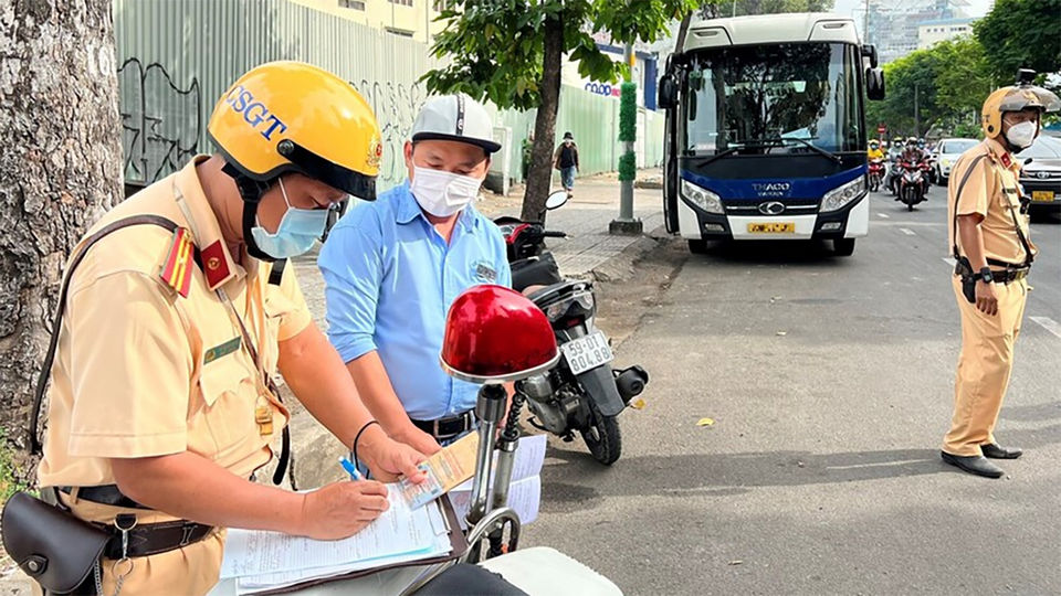 Số điện thoại phản ánh vi phạm giao thông toàn quốc