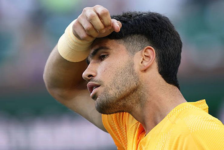 Carlos Alcaraz thi đấu đầy nỗ lực trước Arthur Rinderknech tại Indian Wells