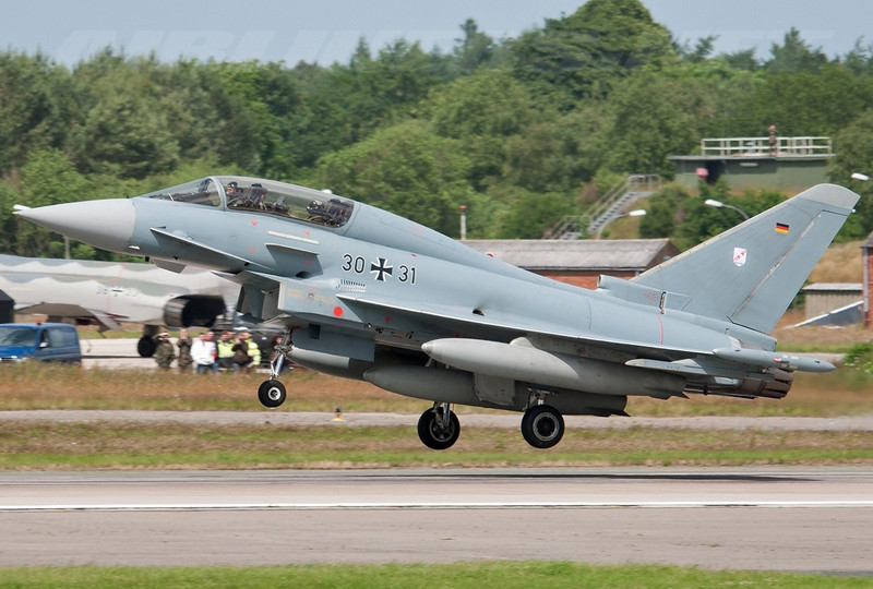 Tiêm kích Eurofighter Typhoon và các dòng xe thiết giáp Đức
