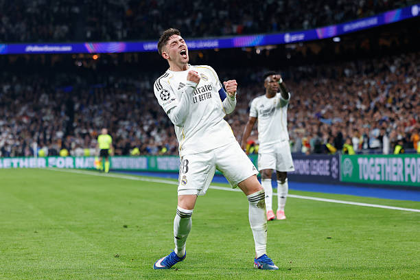 Federico Valverde ghi hat-trick siêu phẩm trong chiến thắng của Real Madrid trước Man City