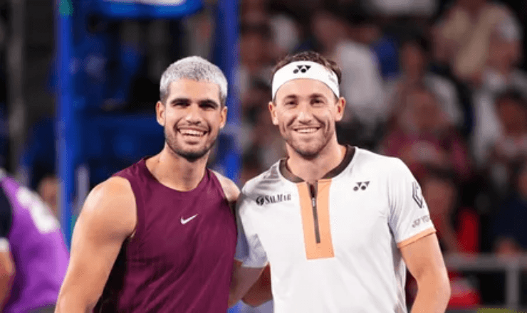 Carlos Alcaraz đang duy trì phong độ cao trong khi Casper Ruud nỗ lực tìm kiếm bất ngờ tại Indian Wells