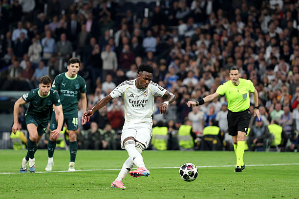 Vinicius Junior có một đêm thi đấu trầm lắng nhưng vẫn có kiến tạo