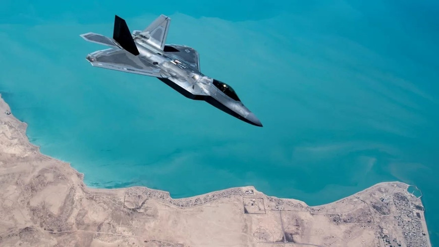 Tiêm kích F-22 Raptor của Mỹ thực hiện nhiệm vụ