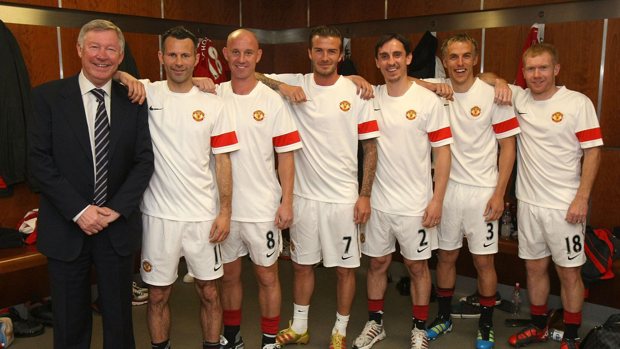 Các thành viên Class of 92 trong một sự kiện kỷ niệm sau khi giải nghệ.