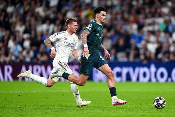 Nico O'Reilly bị áp đảo hoàn toàn ở tuyến giữa