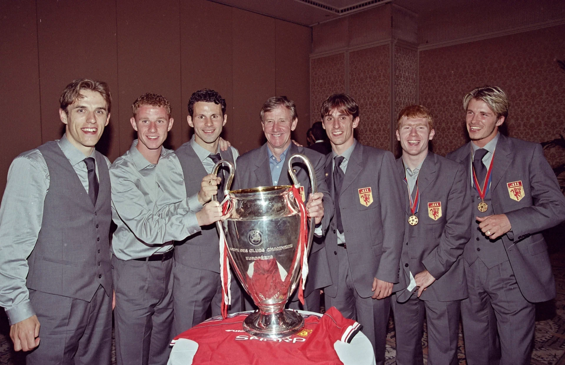 Các cầu thủ trẻ của Manchester United tập luyện dưới sự chỉ đạo của ban huấn luyện.