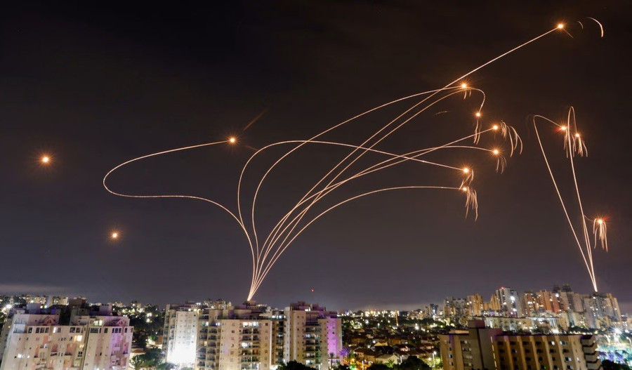 Vòm sắt Israel bị đánh sập: Cuộc tấn công rocket từ Hezbollah ngày 11/3