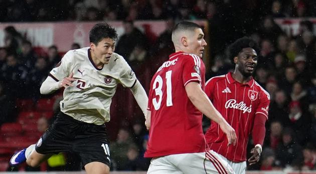 Gue-Sung Cho ăn mừng bàn thắng duy nhất giúp Midtjylland giành lợi thế.