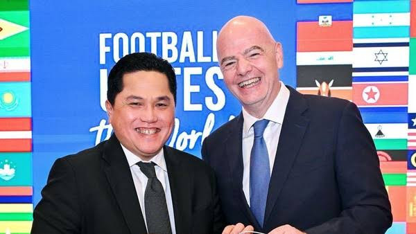 Chủ tịch PSSI Erick Thohir và Chủ tịch FIFA Gianni Infantino