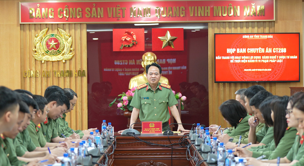 Đại tá Lê Ngọc Anh chỉ đạo phá án