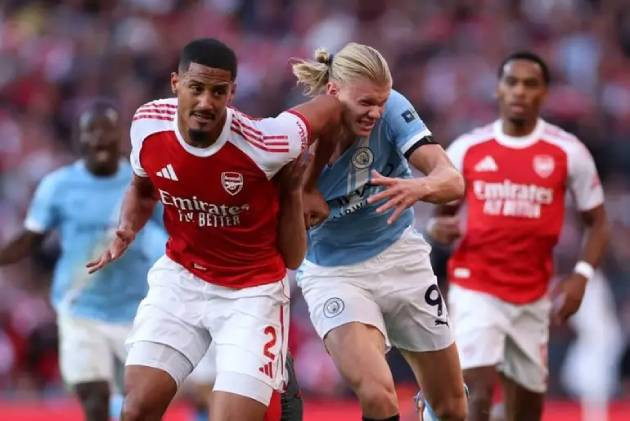 Arsenal và Man City so kè quyết liệt ở cuộc đua Ngoại hạng Anh mùa này.