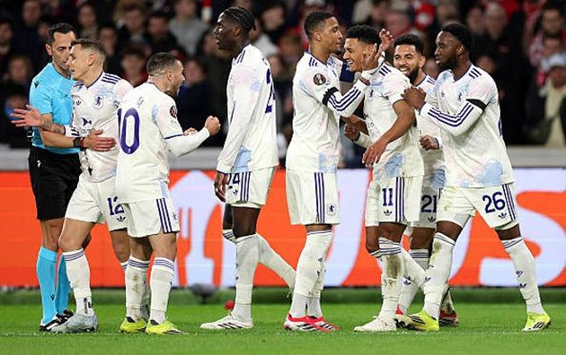 Aston Villa bảo toàn tỷ số mong manh trước sức ép từ Lille.