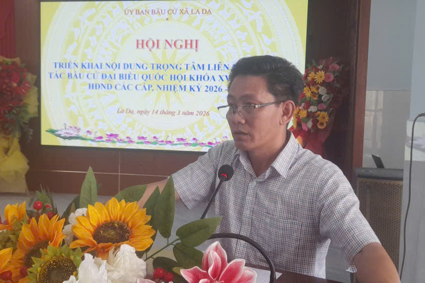 bi-thu-dang-uy-chu-tich-hdnd-xa-la-da-chi-dao-cac-to-bau-cu-o-la-da(1).jpg