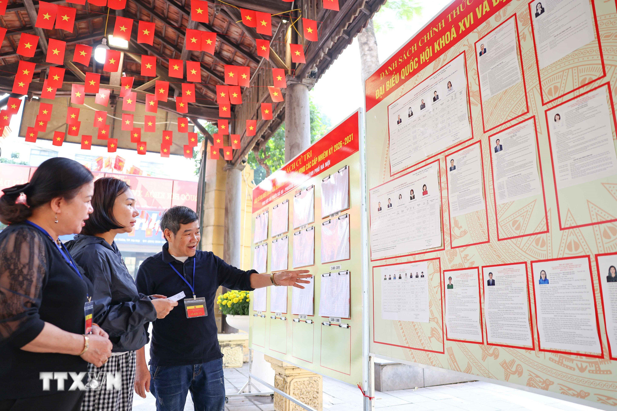 ttxvn-cua-nam-bau-cu.jpg