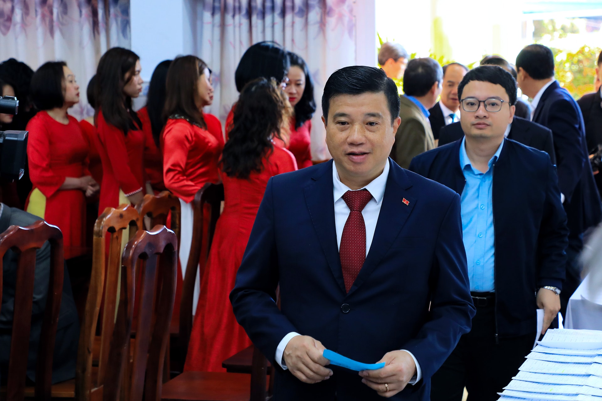 लाम डोंग प्रांतीय पार्टी समिति के सचिव ने दा लाट के शुआन हुआंग वार्ड में चुनाव दिवस के कार्यक्रम में उत्साहपूर्वक भाग लिया।