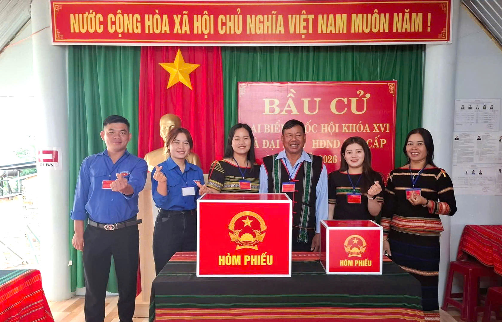 Cử tri bon Bu N