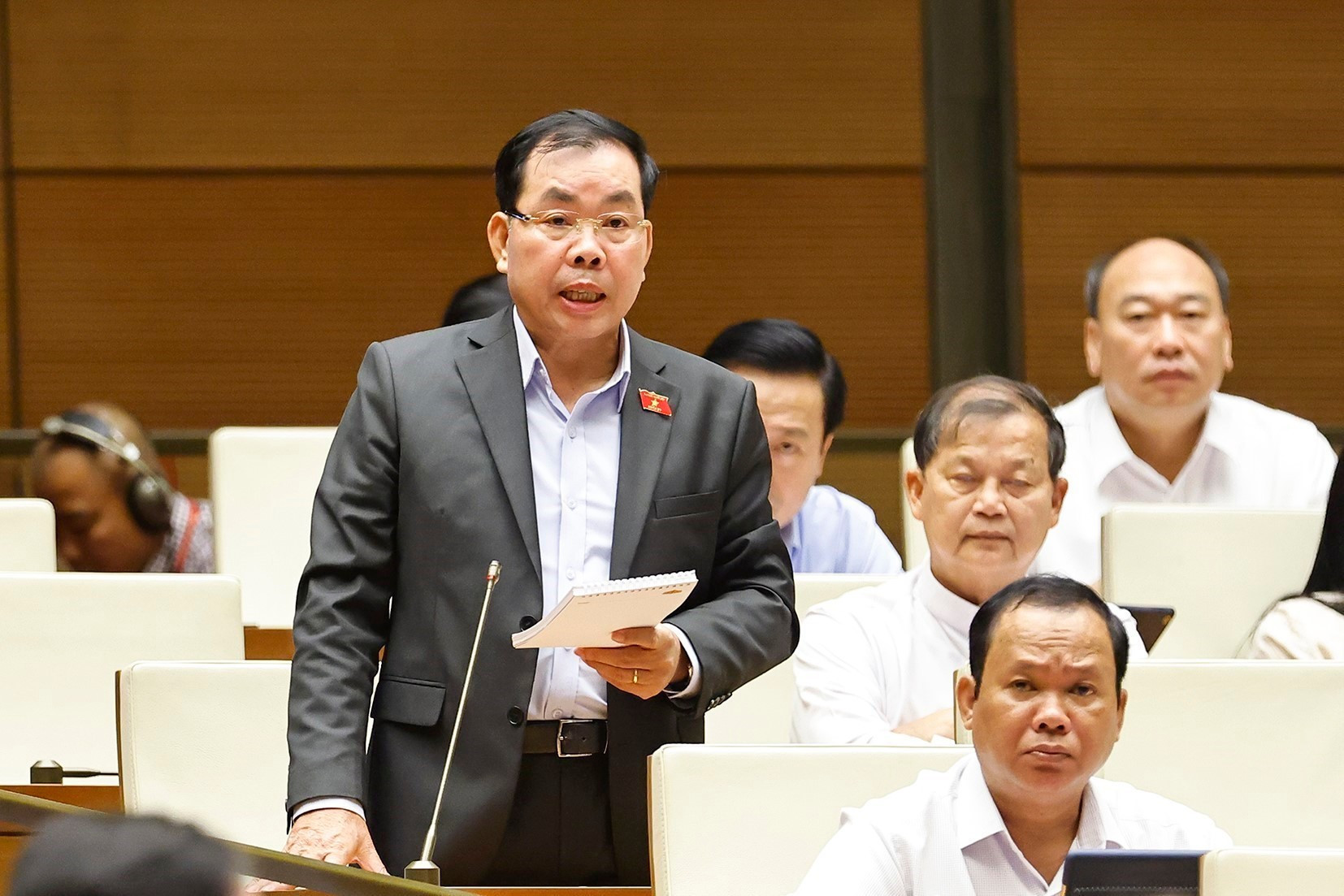 vna-potal-quoc-hoi-tiep-tuc-phien-chat-van-va-tra-loi-chat-van-ve-linh-vuc-giao-duc-va-dao-tao-8102502.jpg