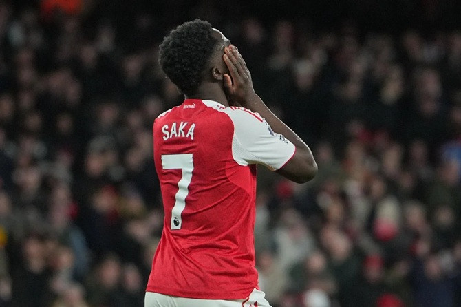 Bukayo Saka (7,2): Tấn công trực diện vào Everton bất cứ khi nào có thể.