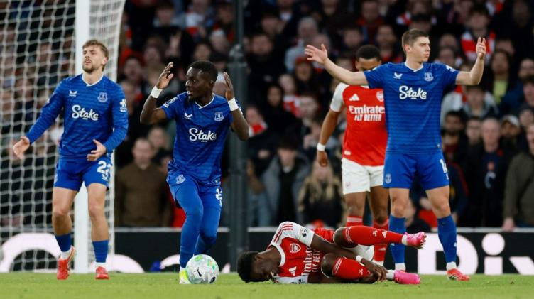 Arsenal gặp không ít khó khăn trước Everton trong phần lớn thời gian thi đấu.