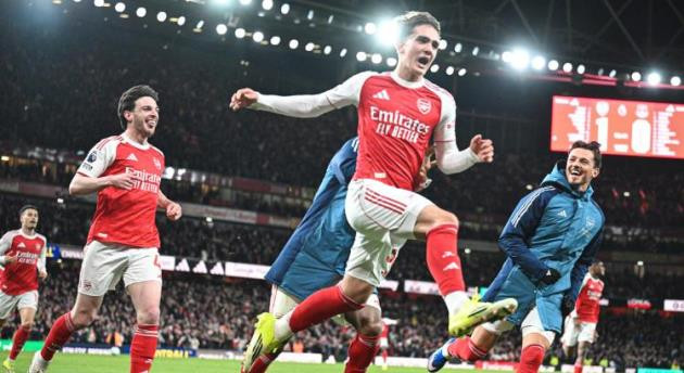 Max Dowman ăn mừng bàn thắng lịch sử trong màu áo Arsenal.