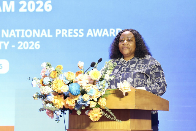 Caroline Nyamayemombe, Country Representative of the United Nations Entity for Gender Equality and the Empowerment of Women (UN Women) in Vietnam. (Photo published by VNA) phat-dong-giai-bao-chi-toan-quoc-ve-binh-dang-gioi-lan-thu-ii-nam-2026-8433832.jpg