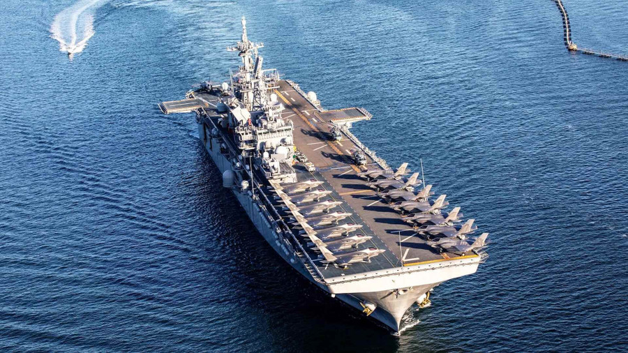 Tàu sân bay USS Tripoli của Mỹ tăng tốc hướng về Iran trong bối cảnh khủng hoảng