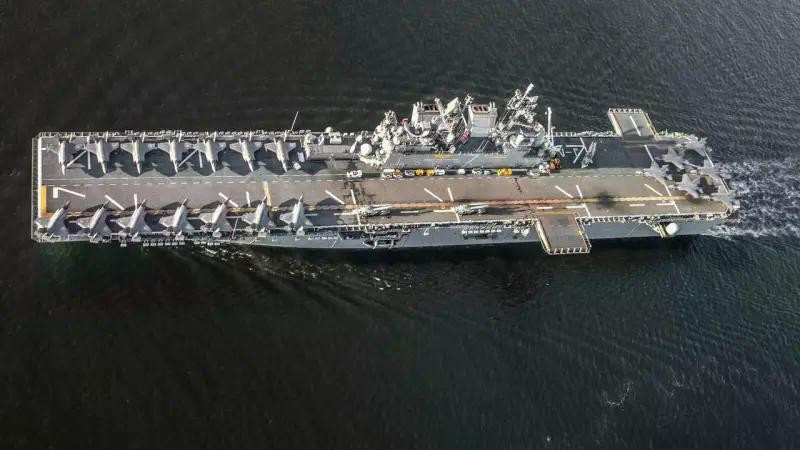 USS Tripoli thực chất là một tàu sân bay hạng nhẹ.