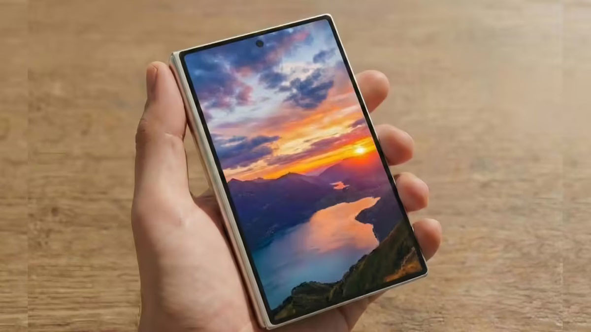 Thiết kế màn hình rộng hơn trên mẫu smartphone gập mới của Samsung