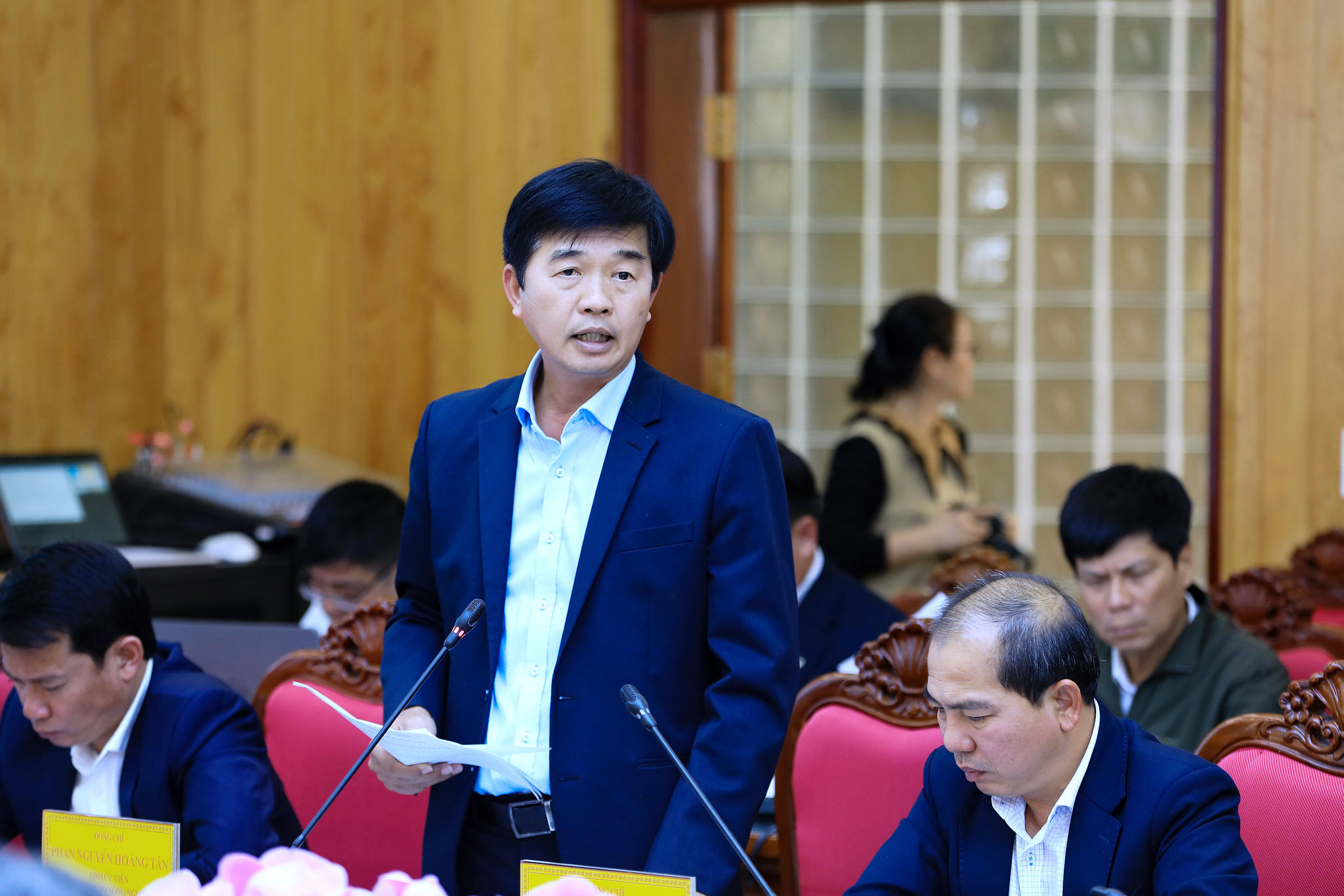 8. Il direttore del Dipartimento dell'Agricoltura e dell'Ambiente, Phan Nguyen Hoang Tan, ha riferito su diverse aree di gestione relative all'investimento del Gruppo Sun.